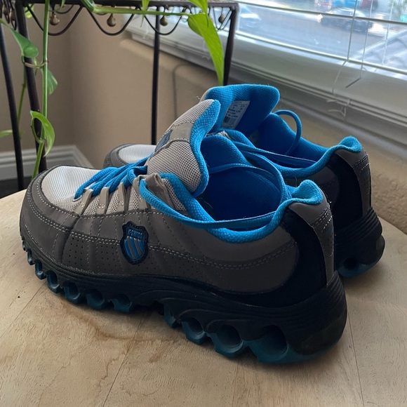 K-SWISS Shoes - Picture 2 of 4